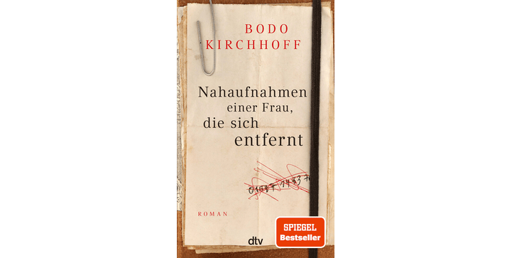 Nahaufnahmen einer Frau, die sich entfernt