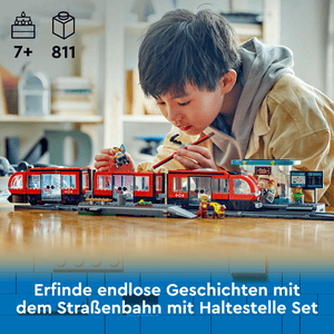 LEGO® CITY 60423 Straßenbahn mit Haltestelle